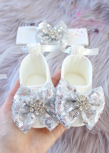 Gümüş fiyonklu bebek saç bandı patik set - Görsel 3