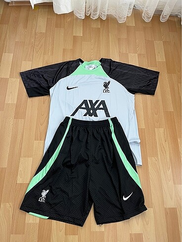Nike Liverpool 23/24 Antreman Takımı