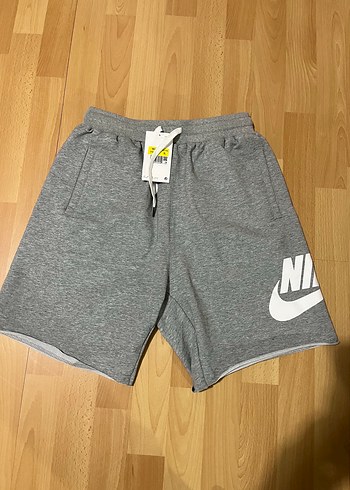 Gri Nike Spor Şort, Rahat Kesim