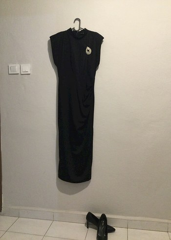 Siyah Keten Yırtmaçlı Uzun Elbise - Görsel 3