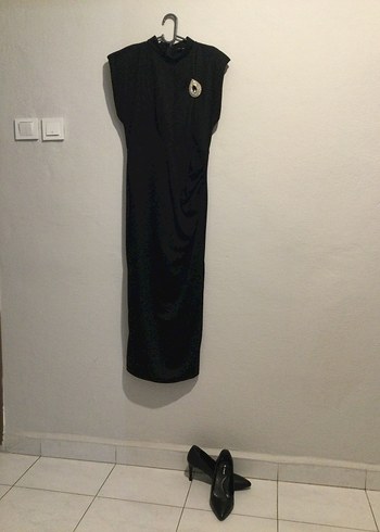 Siyah Keten Yırtmaçlı Uzun Elbise - Görsel 2