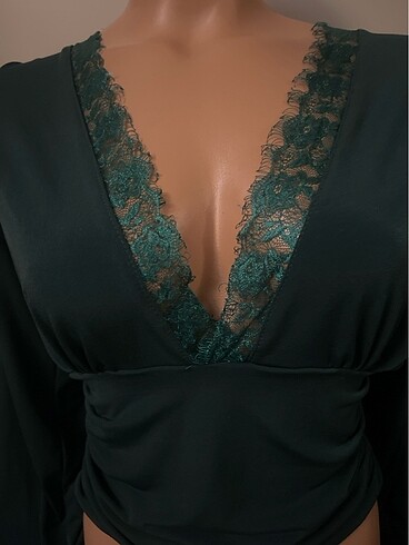 Yeşil dantel detay bluz - Görsel 2