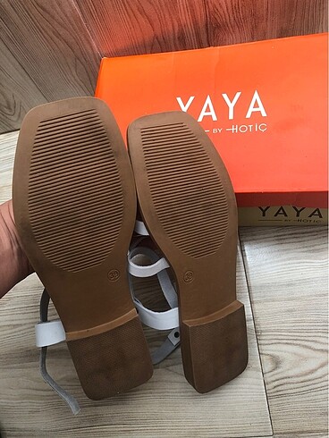 39 Beden beyaz Renk Hotiç Yaya hakiki deri sandalet