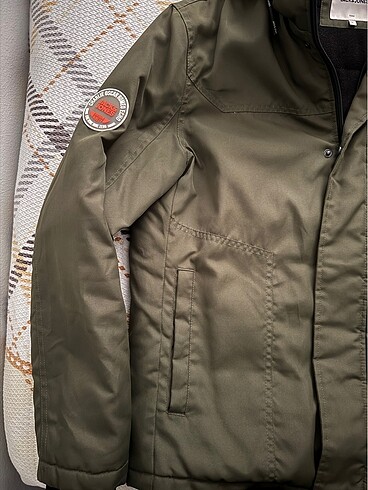 l Beden haki Renk Jack and Jones kışlık mont haki renk sapasağlam