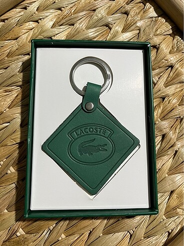 Lacoste anahtarlık