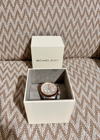 Michael Kors Altın Renkli Klasik Kadın Saati - Görsel 11