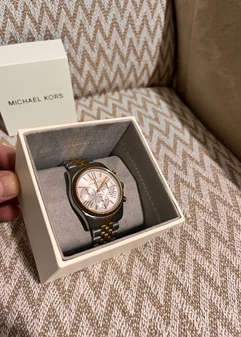 Michael Kors Altın Renkli Klasik Kadın Saati - Görsel 10