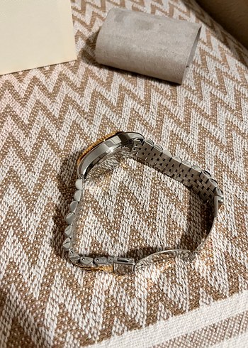 Michael Kors Altın Renkli Klasik Kadın Saati - Görsel 3