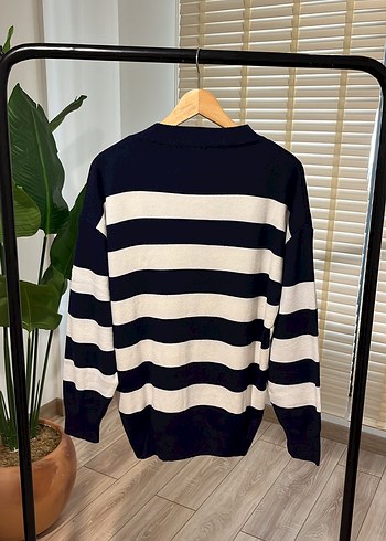 Beyaz Lacivert Çizgili Örgü Kadın Kazak - Görsel 4