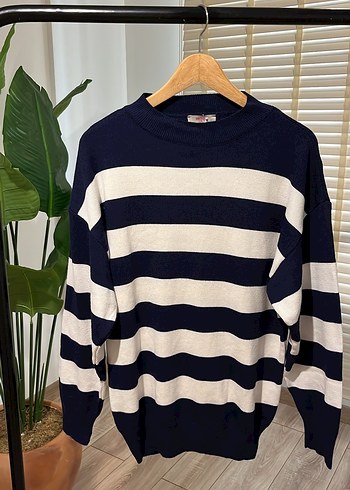 Beyaz Lacivert Çizgili Örgü Kadın Kazak - Görsel 2