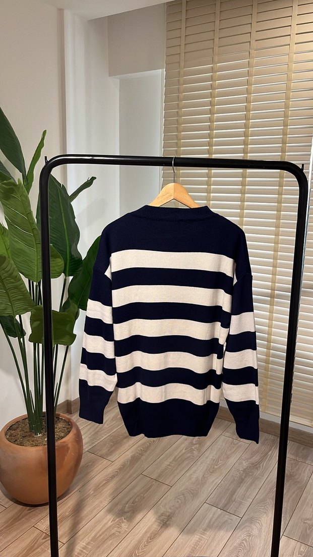 Beyaz Lacivert Çizgili Örgü Kadın Kazak - Görsel 5