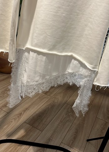 Dantel Detaylı Beyaz Kadın Sweatshirt - Görsel 4