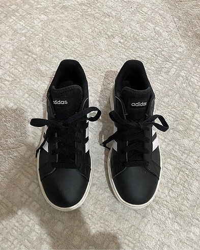 Adidas ayakkabı