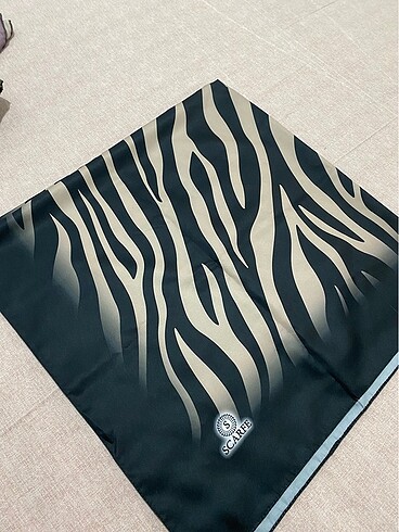 Scarf eşarp