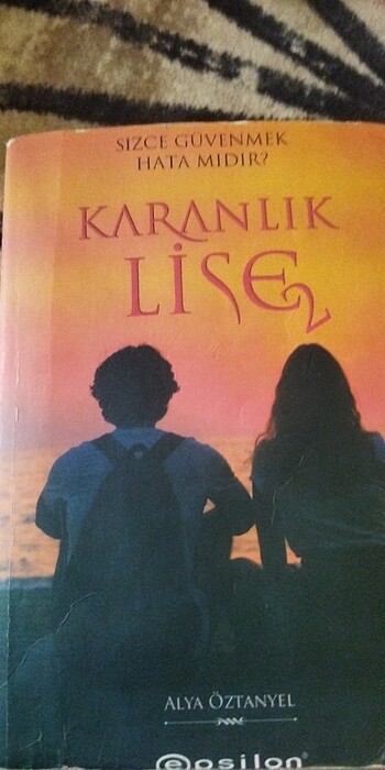 Karanlık lise 