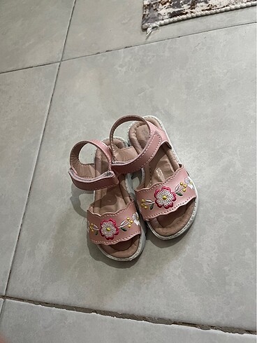 LC Waikiki Kız çocuk sandalet