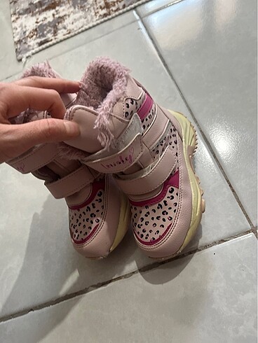 LC Waikiki Kız çocuk bot