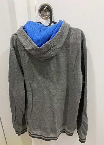 Gri Kapüşonlu Baskılı Erkek Sweatshirt - Görsel 2