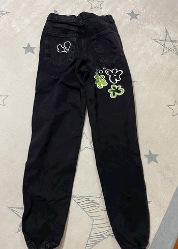 Siyah Baskılı Gevşek Kesim Denim Pantolon