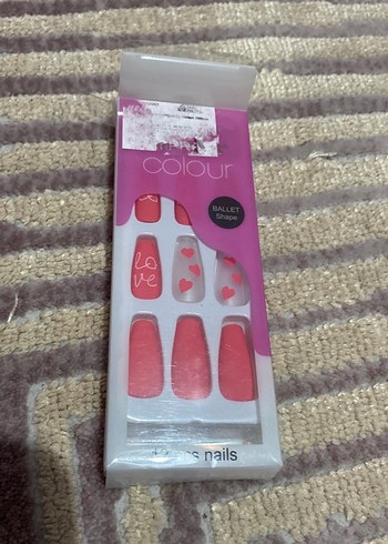 Pembe Kalp ve Yazılı Sahte Tırnak Seti - Görsel 2