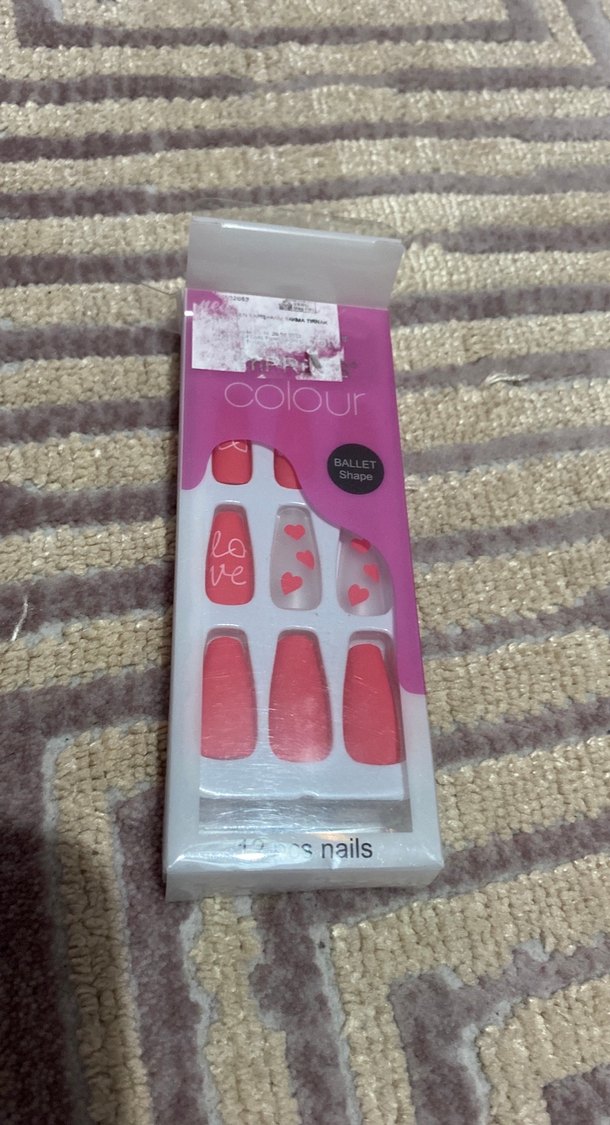 Pembe Kalp ve Yazılı Sahte Tırnak Seti - Görsel 2