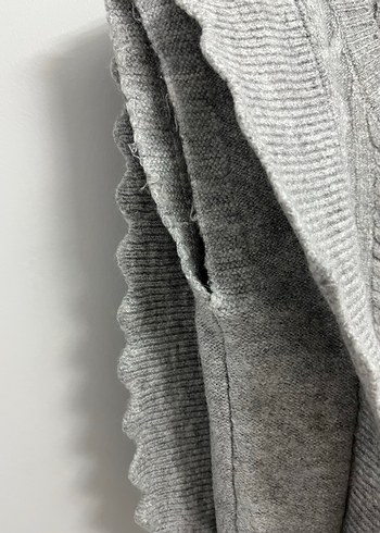 Gri V Yaka Örgü Kadın Süveter - Görsel 3