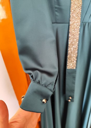 Uzun Zümrüt Yeşili Nakışlı Kadın Abiye Elbise Şal+200 Tl - Görsel 3