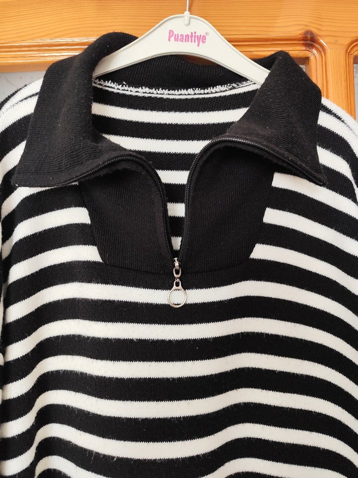 Siyah Beyaz Çizgili Örgü Kadın Kazak - Görsel 3