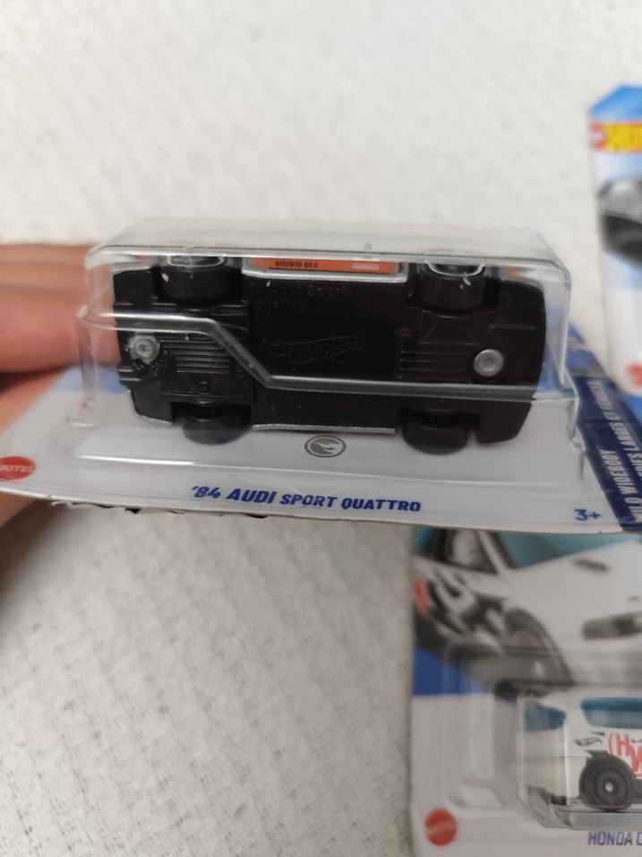 3 Adet Hot Wheels Gri Oyuncak Arabalar Seti - Görsel 2