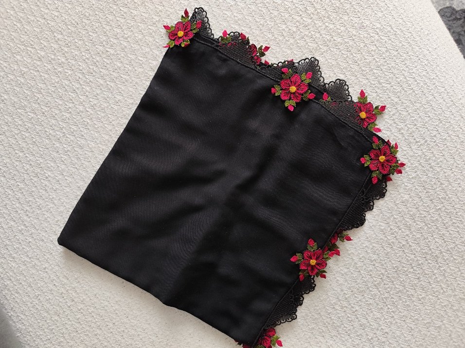 Siyah İpek Dokulu Kadın Fular - Görsel 3