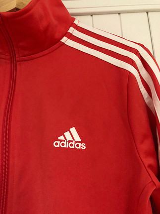 s Beden Adidas yıkandı ve bir kez giyildi 