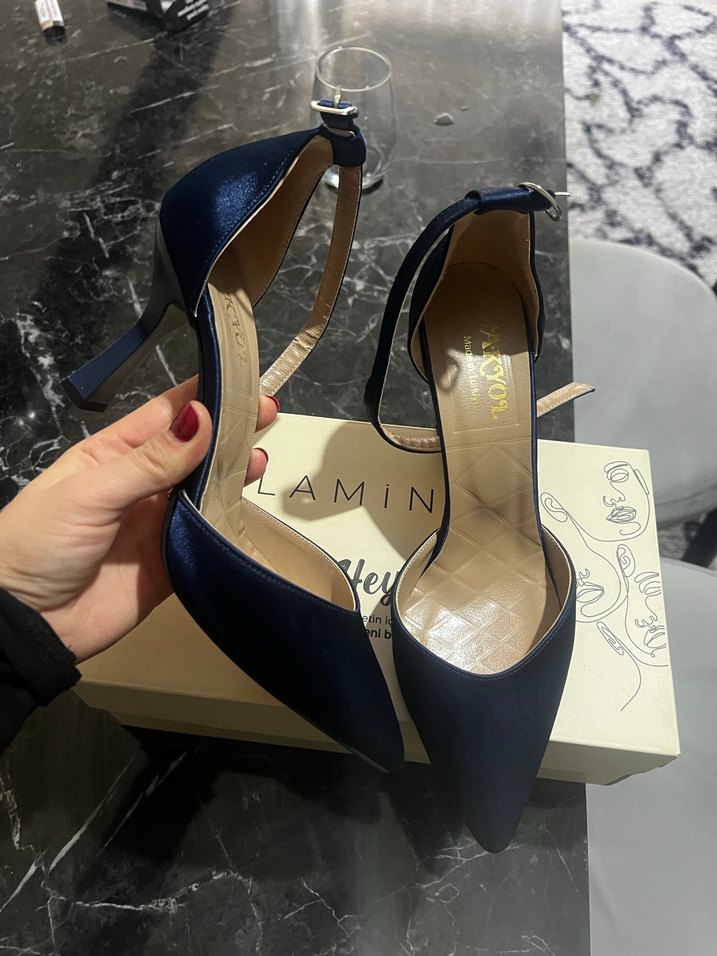 Mavi Parlak Tokalı Stiletto Kadın Ayakkabı - Görsel 2