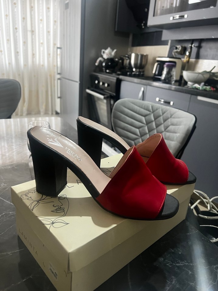 Kırmızı Süet Blok Topuklu Kadın Terlik - Görsel 2