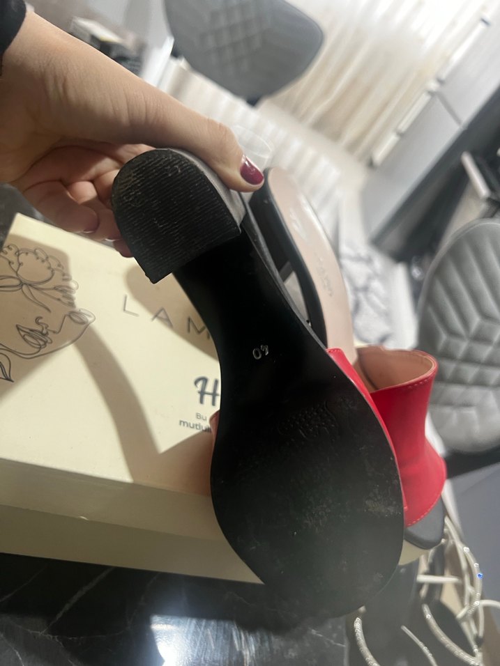 Kırmızı Süet Blok Topuklu Kadın Terlik - Görsel 3