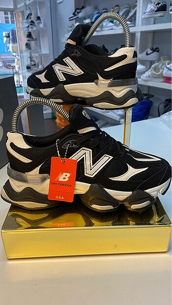NEW BALANCE 9060