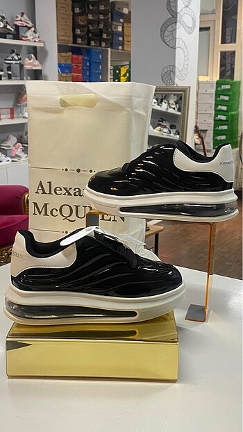 YENİ SEZON ALEXANDER MCQUEEN