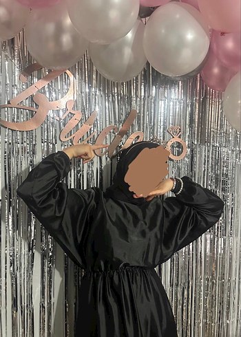 Siyah Uzun Kollu Yüksek Yakalı Mezuniyet Elbisesi - Görsel 2