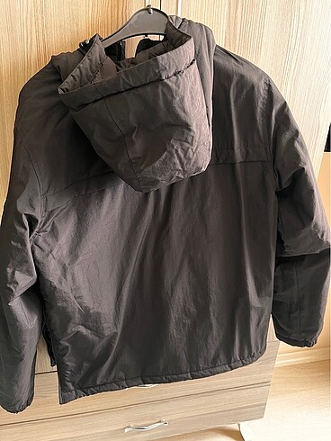 Pull and Bear Kanguru mont