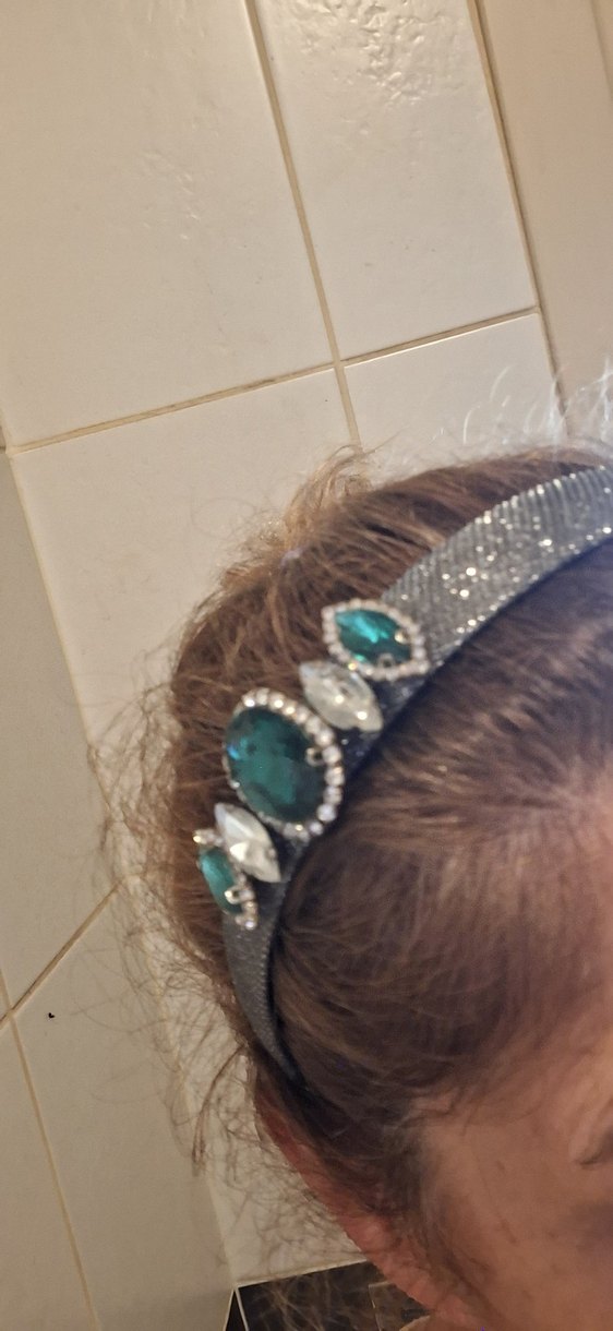 Zümrüt renkli taç - Görsel 3