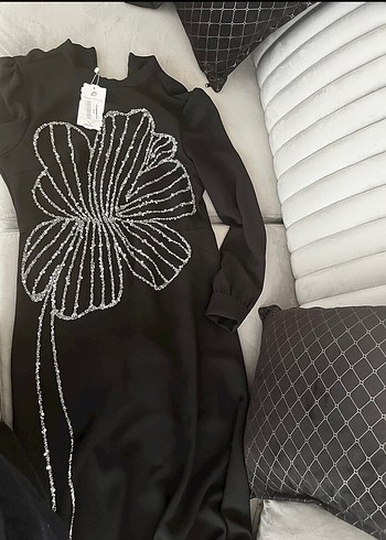 Boncuk İşlemeli Siyah Uzun Kollu Gece Elbisesi - Görsel 5