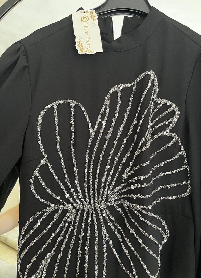 Boncuk İşlemeli Siyah Uzun Kollu Gece Elbisesi - Görsel 3