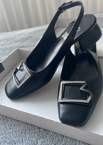 Tokalı Siyah Kadın Topuklu Akşam Ayakkabısı - Görsel 2