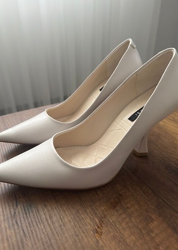 Kadın Beyaz Stiletto Topuklu Ayakkabı - Görsel 2