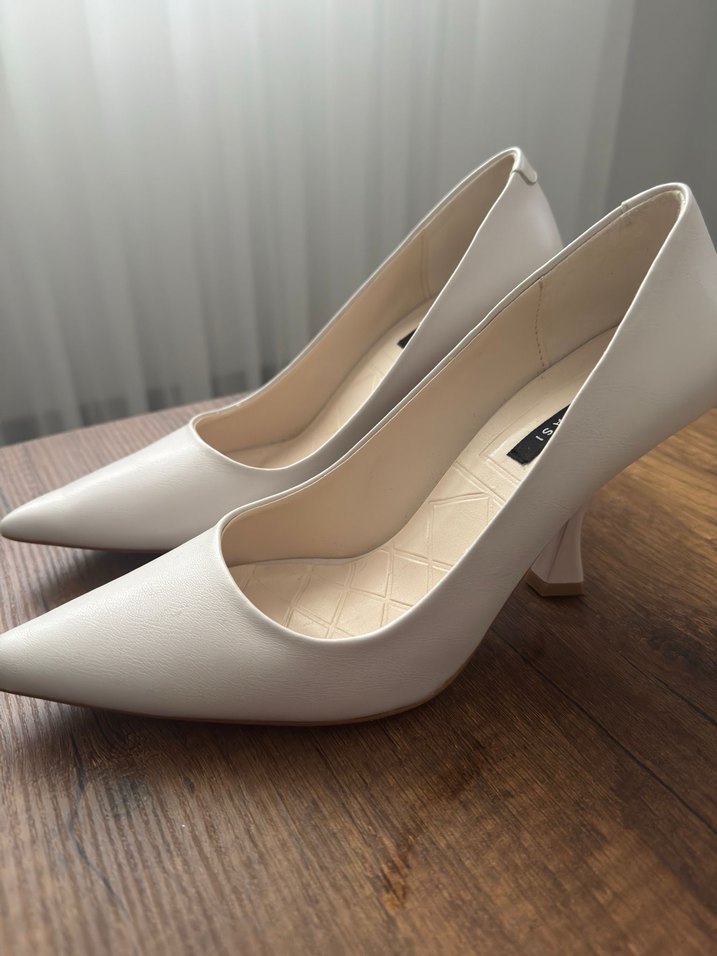 Kadın Beyaz Stiletto Topuklu Ayakkabı - Görsel 2