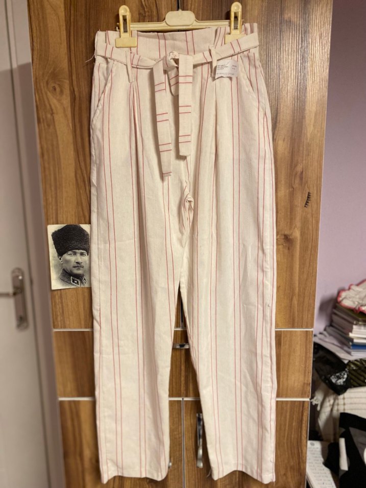 Kadın Bej Çizgili Kemerli Keten Pantolon - Görsel 3