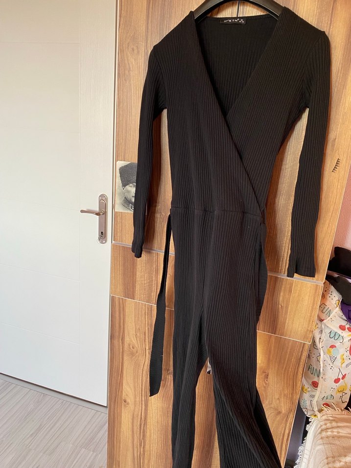 Siyah Kadın Uzun Kollu Piliseli Tulum - Görsel 4