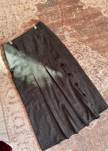 Gri düğme detaylı etek - Görsel 7