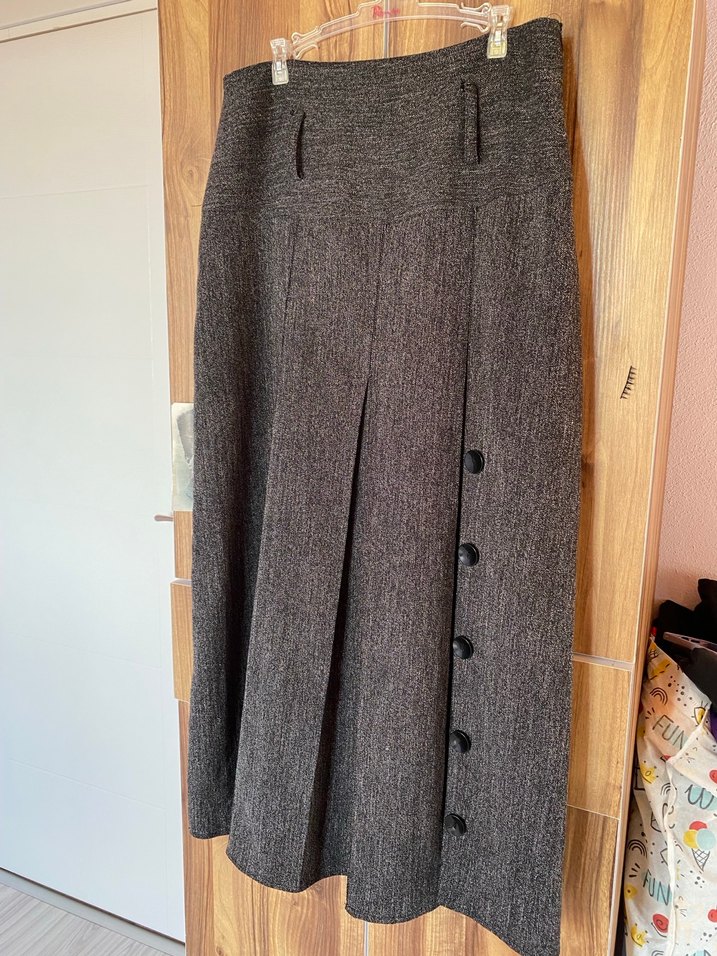 Gri düğme detaylı etek - Görsel 3