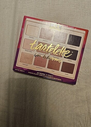 Beden Tarte Tartelette In Bloom clay far paleti