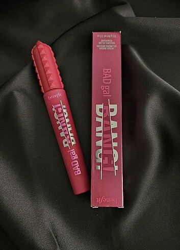 Benefit Badgal maskara wild plum
